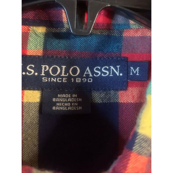 U.S. Polo Assn. Men’s Button Down Stretch Red Plaid Size Medium (5894) - Picture 4 of 6